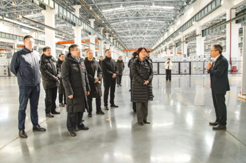 全國(guó)工商聯(lián)黨組成員、副主席汪鴻雁一行蒞臨九洲集團(tuán)參觀調(diào)研